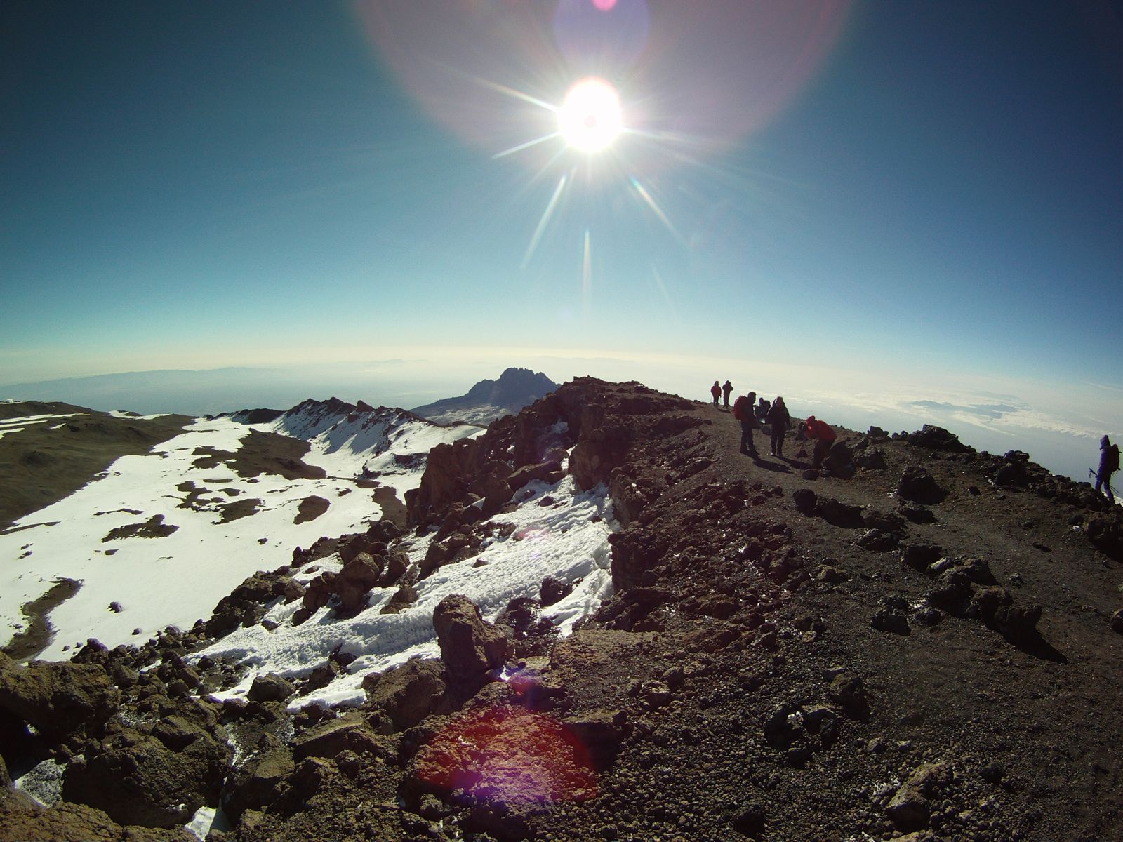 Kilimanjaro vaellus ja kiipeilymatka vuoren huippu 