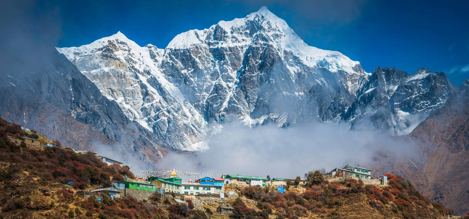 nepal-vaellus-namche-vuorimaisemaa