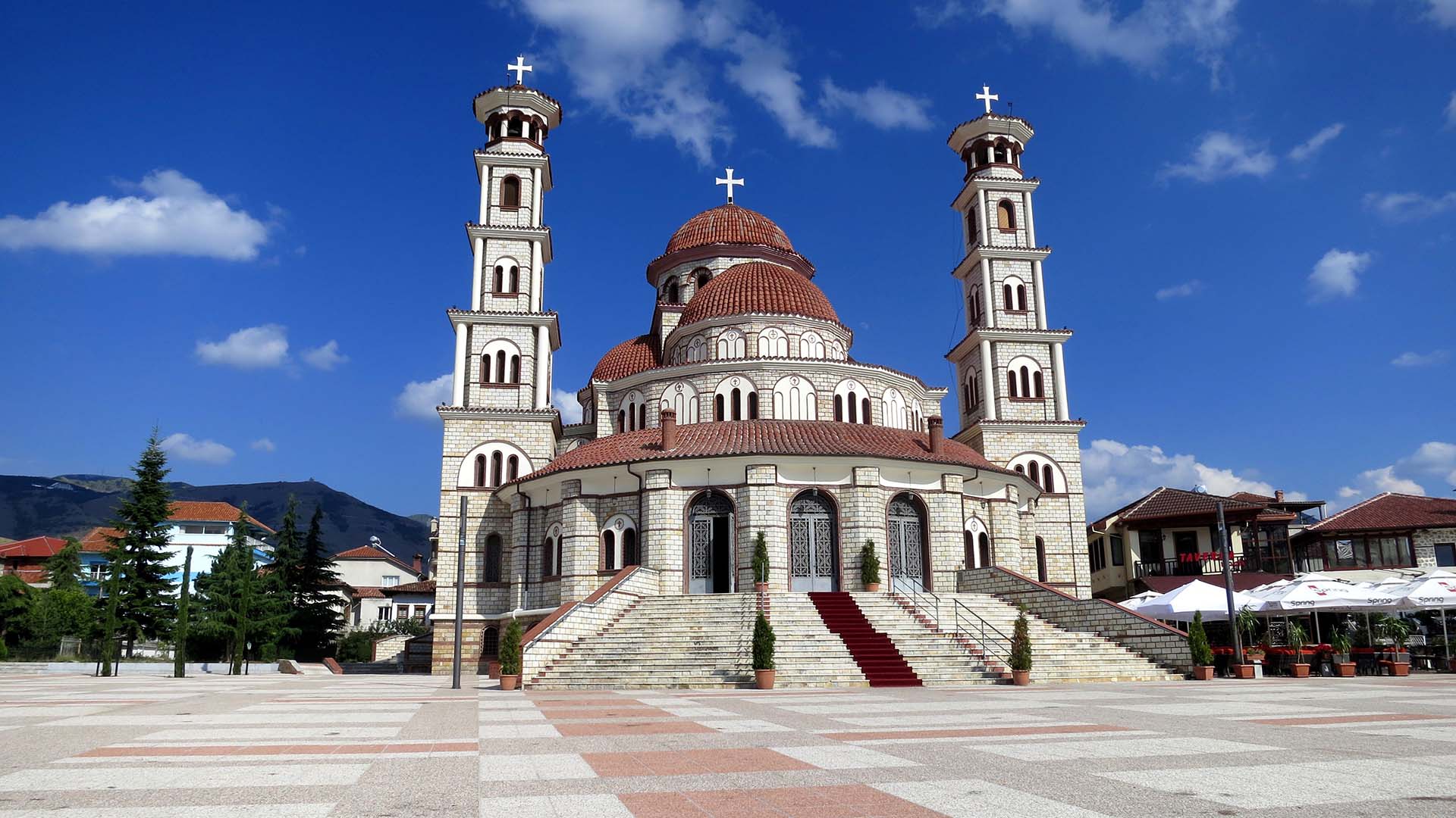 albanian matkalla kirkko
