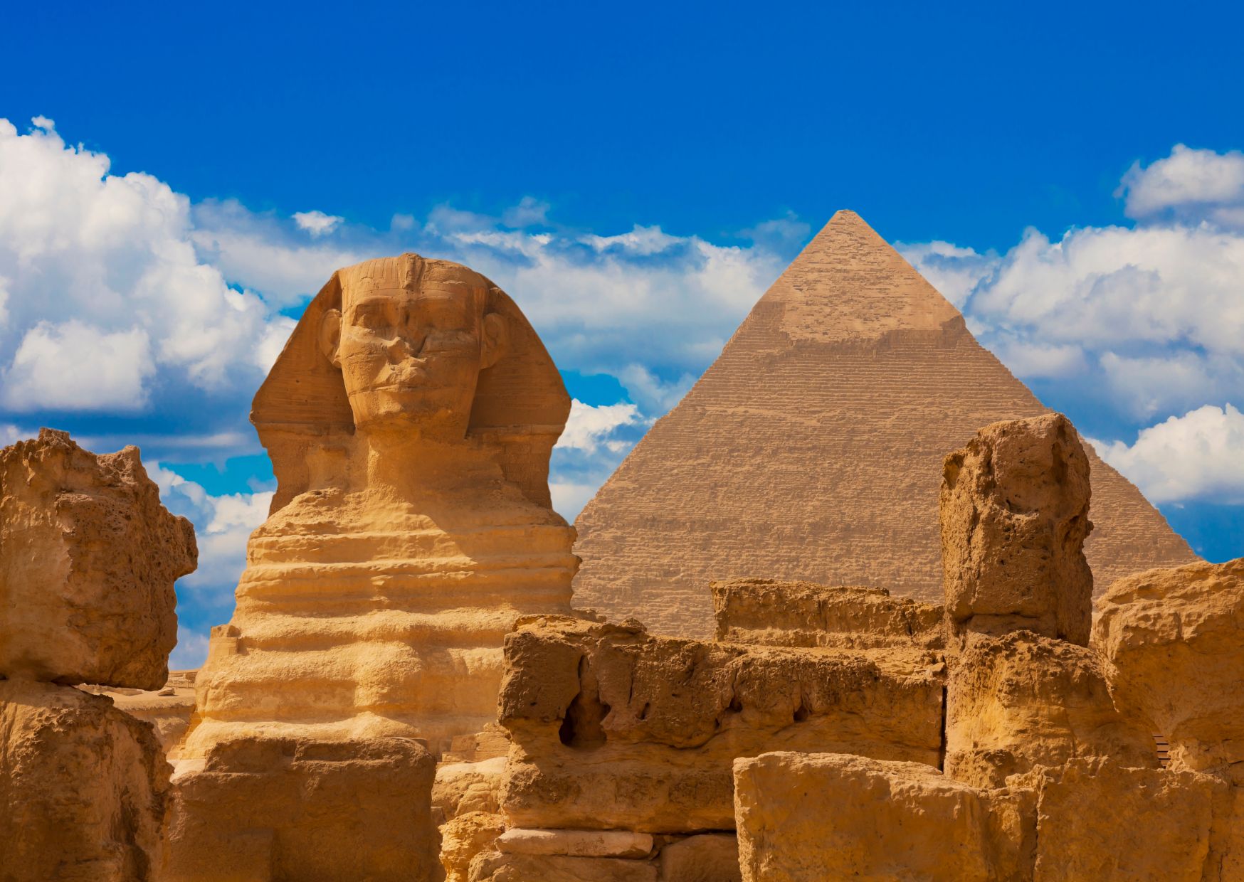 Kheopsin pyramidi ja sfinksi
